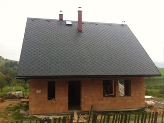 Střecha novostavby RD v Malé Moravě - realizace v r. 2015