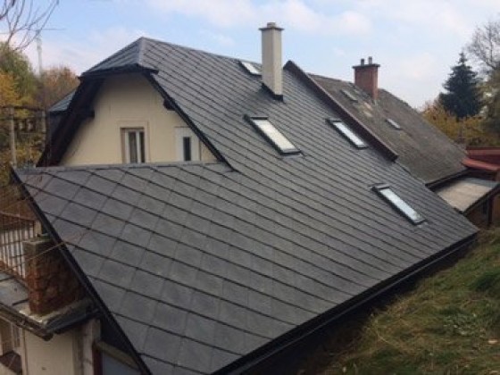 Provedení rekonstrukce střechy objektu RD v obci Cotkytle - realizace v r. 2015