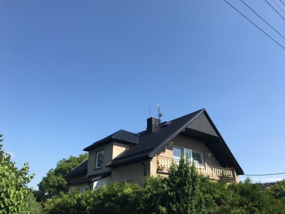 Provedení rekonstrukce střechy rodinného domu ve Zvoli - realizace v r. 2017