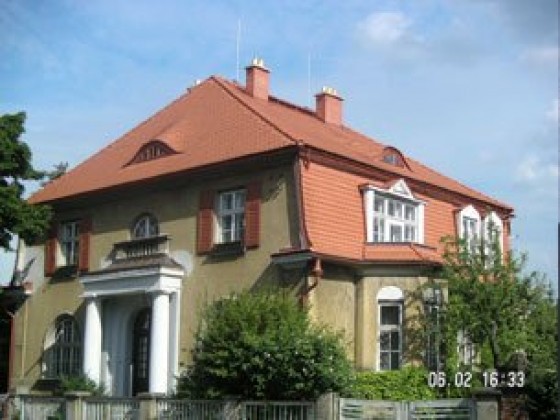 Rekonstrukce střechy objektu vily (RD) z přelomu 19. a 20.stol.v Šumperku, ul. Jeremenkova - realizace v r.2003.