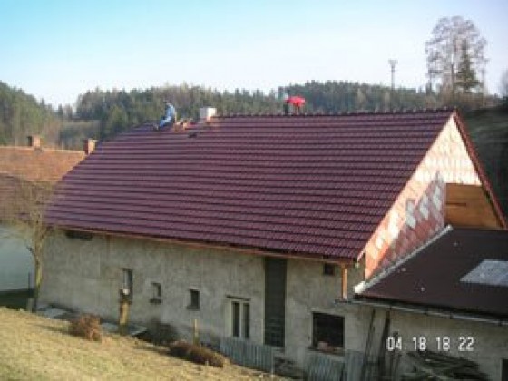 Rekonstrukce střechy objektu RD ve Václavově u Zábřeha - realizace v r. 2006.