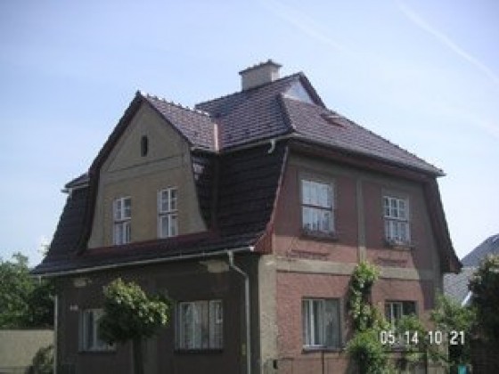 Rekonstrukce střechy objektu vily (RD) z roku 1908.v Šumperku, ul. Zábřežská - realizace v r.2007.